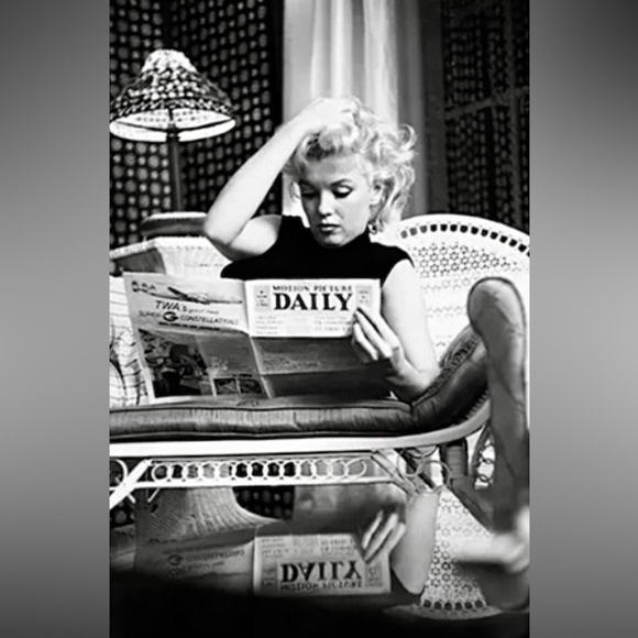 Marilyn Monroe RARE up close & PERSONAL print picture collection b&w photo - Picture 5 of 8